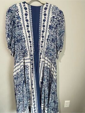 Taylor Navy and White Floral V-Neck Maxi